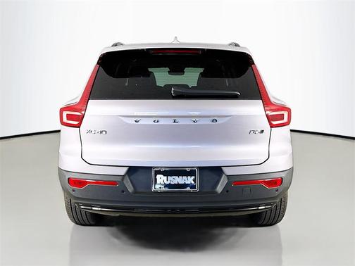 2026 Volvo XC40 B5 Ultra