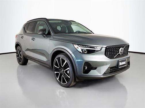 2026 Volvo XC40 B5 Ultra