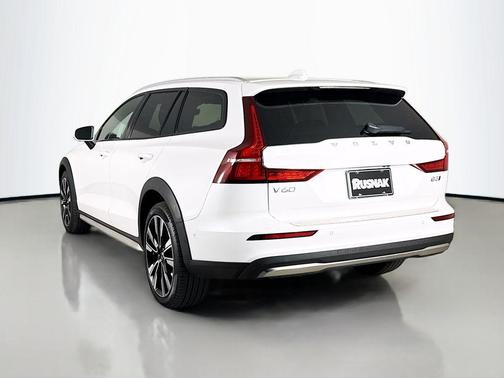 Crystal White 2024 Volvo V60 Cross Country B5 Ultimate