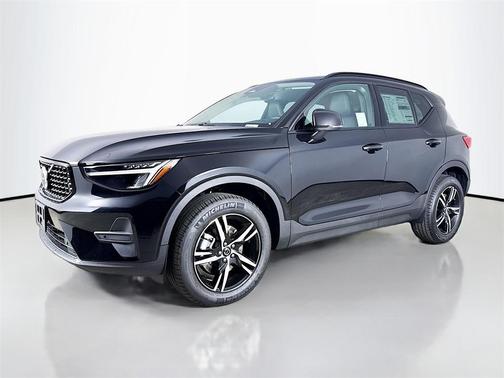 2026 Volvo XC40 B4 Core