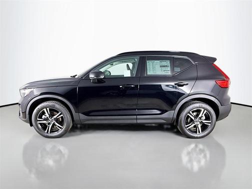 2026 Volvo XC40 B4 Core
