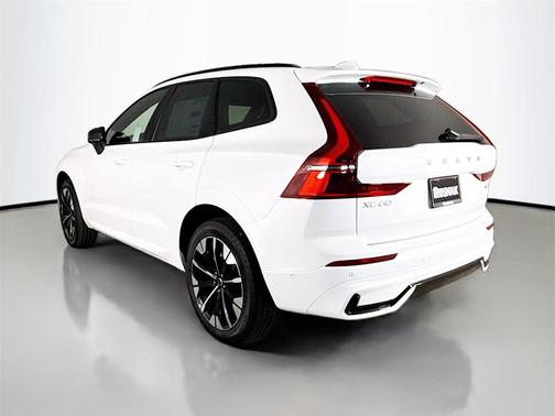 2026 Volvo XC60 B5 Plus