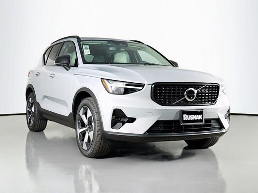 2026 Volvo XC40 Plus, B5 AWD Gas (mild hybrid), Dark