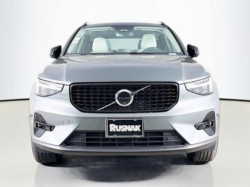 2026 Volvo XC40 Plus, B5 AWD Gas (mild hybrid), Dark