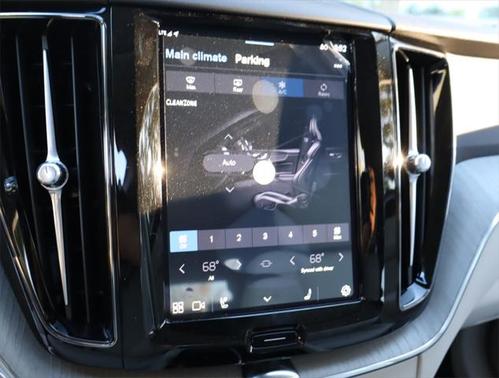 2025 Volvo XC60 Plug-In Hybrid Plus