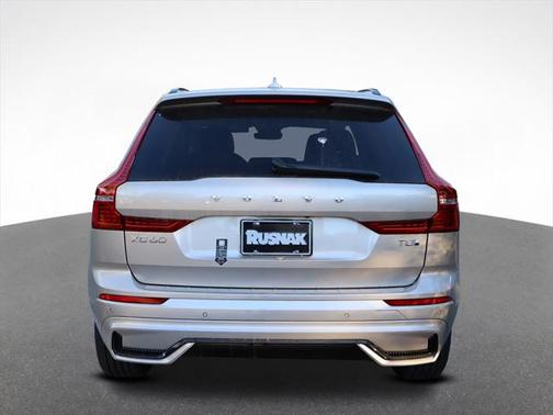2025 Volvo XC60 Plug-In Hybrid Plus