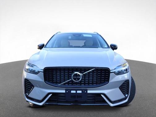 2025 Volvo XC60 Plug-In Hybrid Plus
