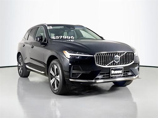 2023 Volvo XC60 Recharge Plug-In Hybrid T8 Core Bright Theme