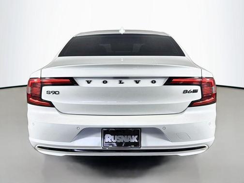 Crystal White 2023 Volvo S90 B6 Plus