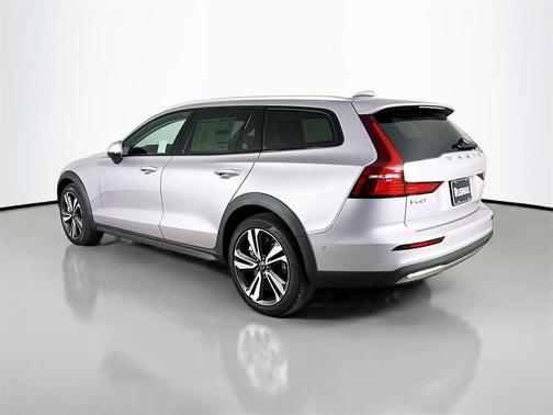 2026 Volvo V60 Cross Country B5 Plus