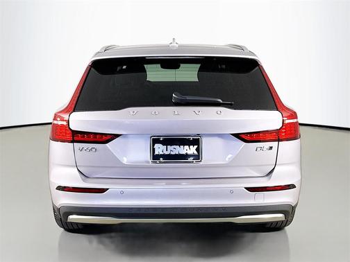 2026 Volvo V60 Cross Country B5 Plus