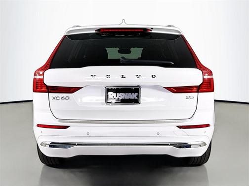 2022 Volvo XC60 B5 Inscription