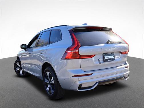 2025 Volvo XC60 Plug-In Hybrid T8 Plus