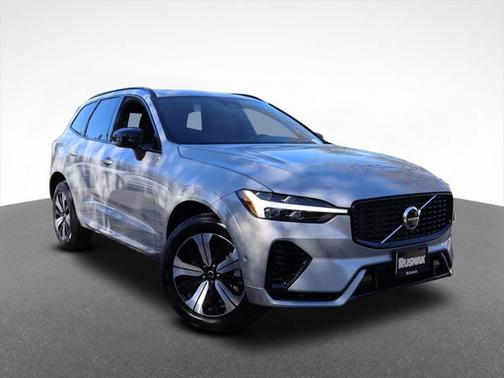 2025 Volvo XC60 Plug-In Hybrid T8 Plus