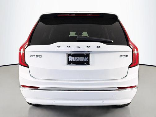 Crystal White Pearl 2026 Volvo XC90 Plus, B5 AWD Gas (mild hybrid), Gasoline, Bright, 7 Seats