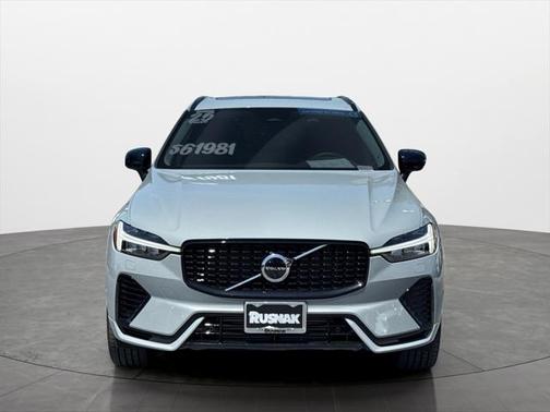 2025 Volvo XC60 Plug-In Hybrid T8 Plus