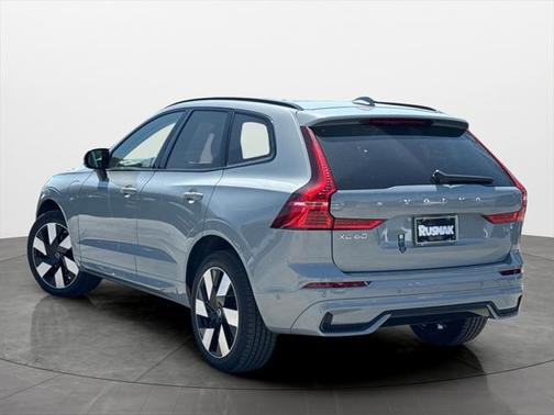 2025 Volvo XC60 Plug-In Hybrid T8 Plus