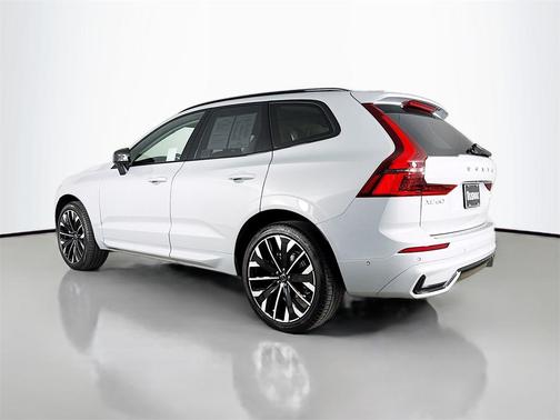 2026 Volvo XC60 B5 Ultra