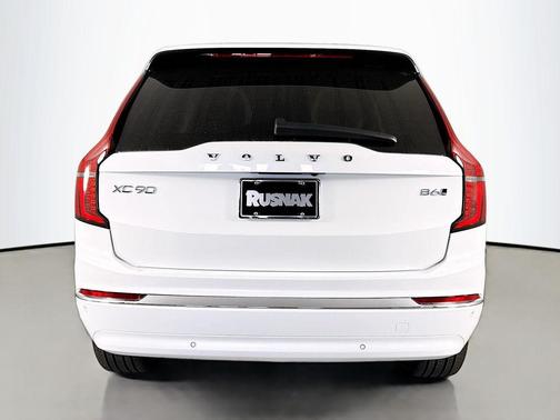 Crystal White Pearl 2026 Volvo XC90 Ultra, B6 AWD Gas (mild hybrid), Gasoline, Bright, 7 Seats