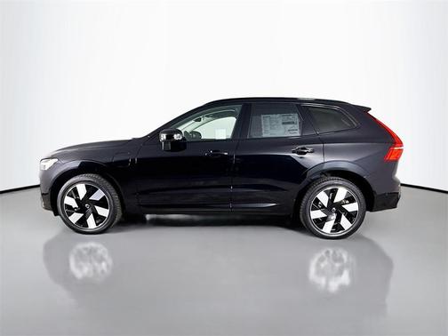 2025 Volvo XC60 Plug-In Hybrid T8 Ultra