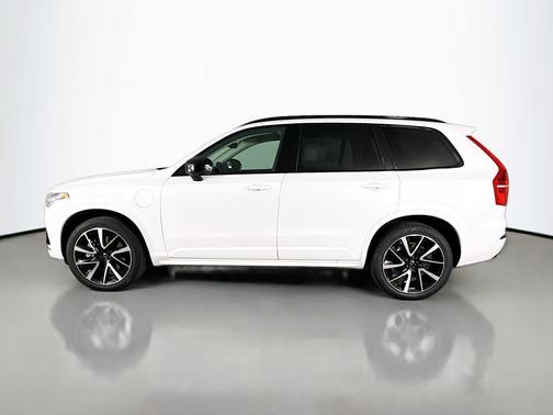 2023 Volvo XC90 Recharge Plug-In Hybrid T8 Plus Dark Theme 7-Seater