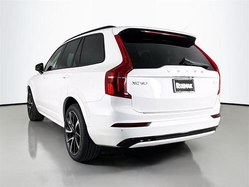 2023 Volvo XC90 Recharge Plug-In Hybrid T8 Plus Dark Theme 7-Seater