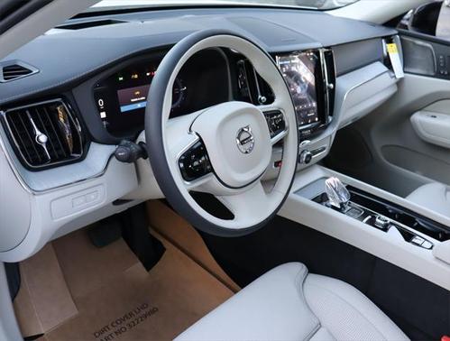 2025 Volvo XC60 Plug-In Hybrid T8 Ultra