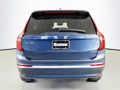 2026 Volvo XC90 Plug-In Hybrid T8 Plus 7-Seater