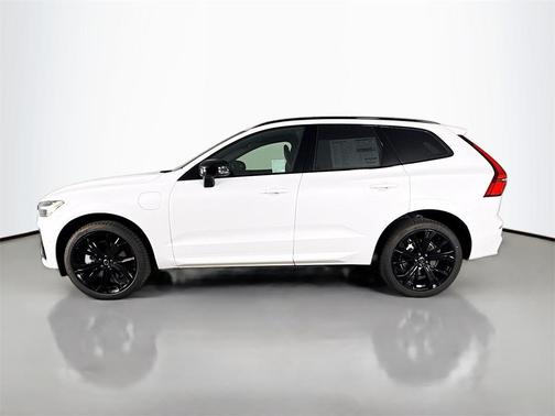 2026 Volvo XC60 Plug-In Hybrid Black Edition Ultra, T8 AWD Electric/Gasoline, Dark