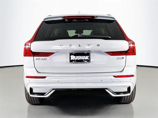2026 Volvo XC60 B5 Ultra