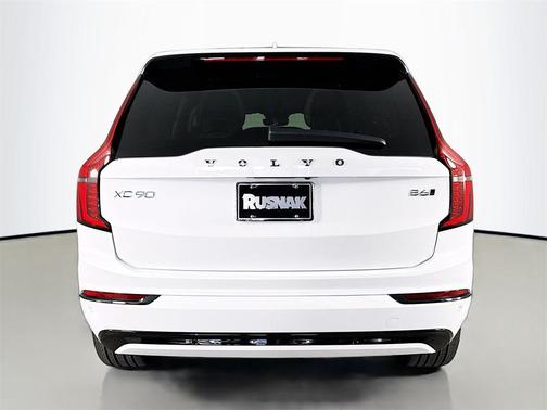 2026 Volvo XC90 B6 Ultra Dark Theme 7-Seater