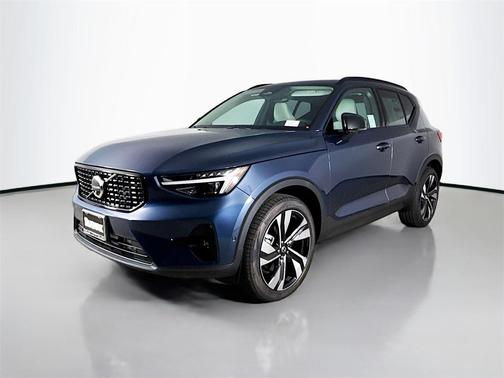 2026 Volvo XC40 B5 Ultra