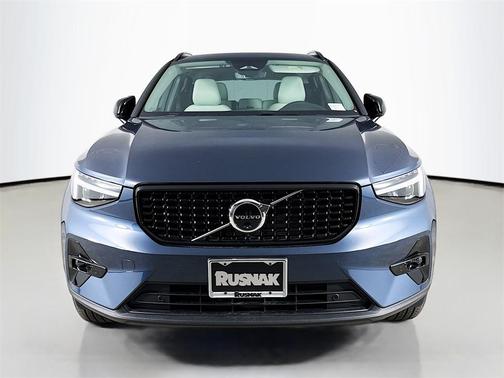 2026 Volvo XC40 B5 Ultra