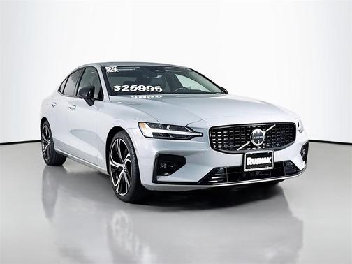 2024 Volvo S60 B5 Plus Dark Theme