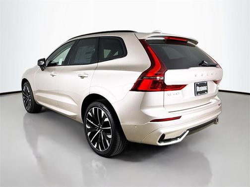 2026 Volvo XC60 B5 Ultra
