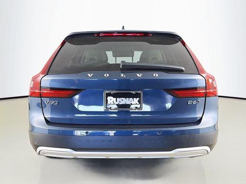 Denim Blue Metallic 2025 Volvo V90 Cross Country Plus, B6 AWD Gas (mild hybrid)