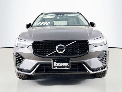 2024 Volvo XC60 Recharge Plug-In Hybrid T8 Ultimate Dark Theme