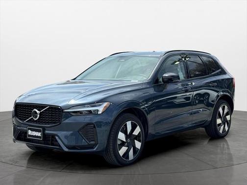 2025 Volvo XC60 Plug-In Hybrid T8 Plus