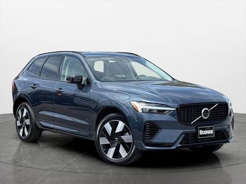 2025 Volvo XC60 Plug-In Hybrid T8 Plus