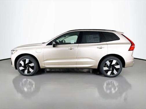 2025 Volvo XC60 Plug-In Hybrid T8 Plus