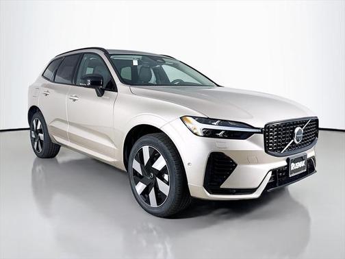 2025 Volvo XC60 Plug-In Hybrid T8 Plus