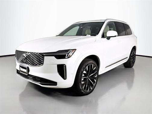 2025 Volvo XC90 B6 Plus 7-Seater