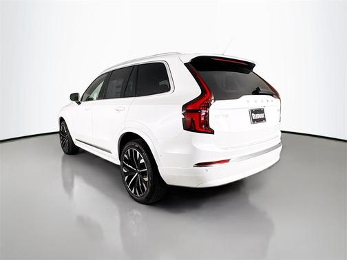 2025 Volvo XC90 B6 Plus 7-Seater