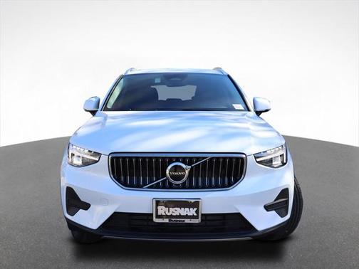 2025 Volvo XC40 B5 Core Bright Theme