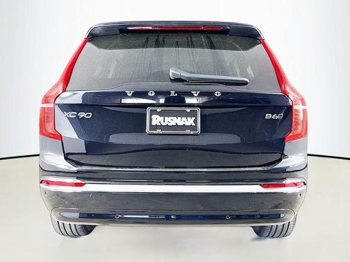 2025 Volvo XC90 B6 Plus 7-Seater
