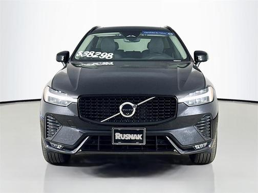 2025 Volvo XC60 B5 Plus