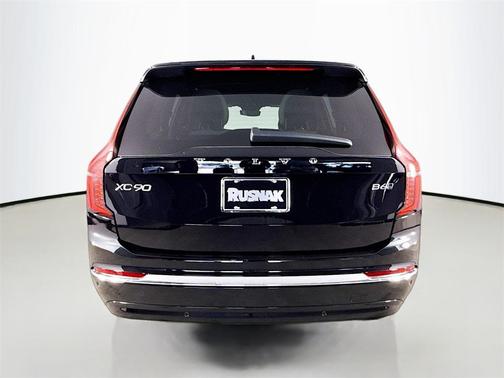 2026 Volvo XC90 B6 Plus 6-Seater