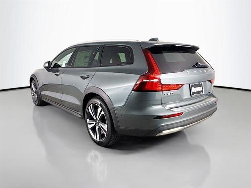 2026 Volvo V60 Cross Country B5 Plus