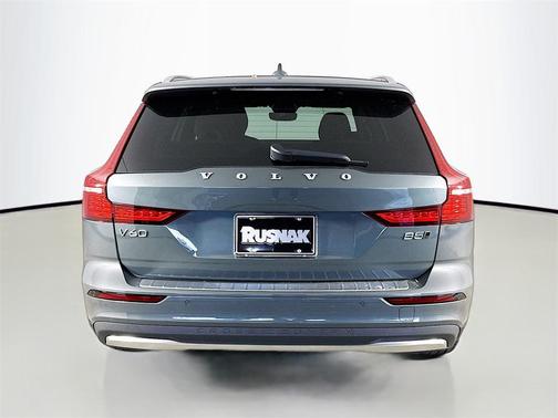 2026 Volvo V60 Cross Country B5 Plus
