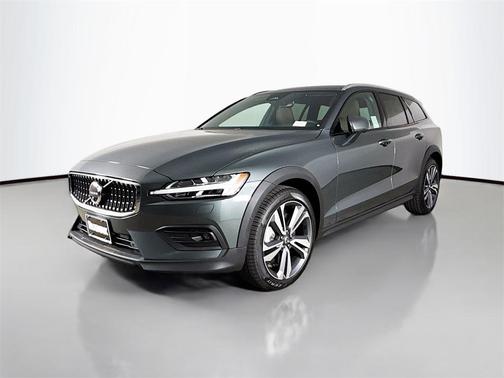 2026 Volvo V60 Cross Country B5 Plus